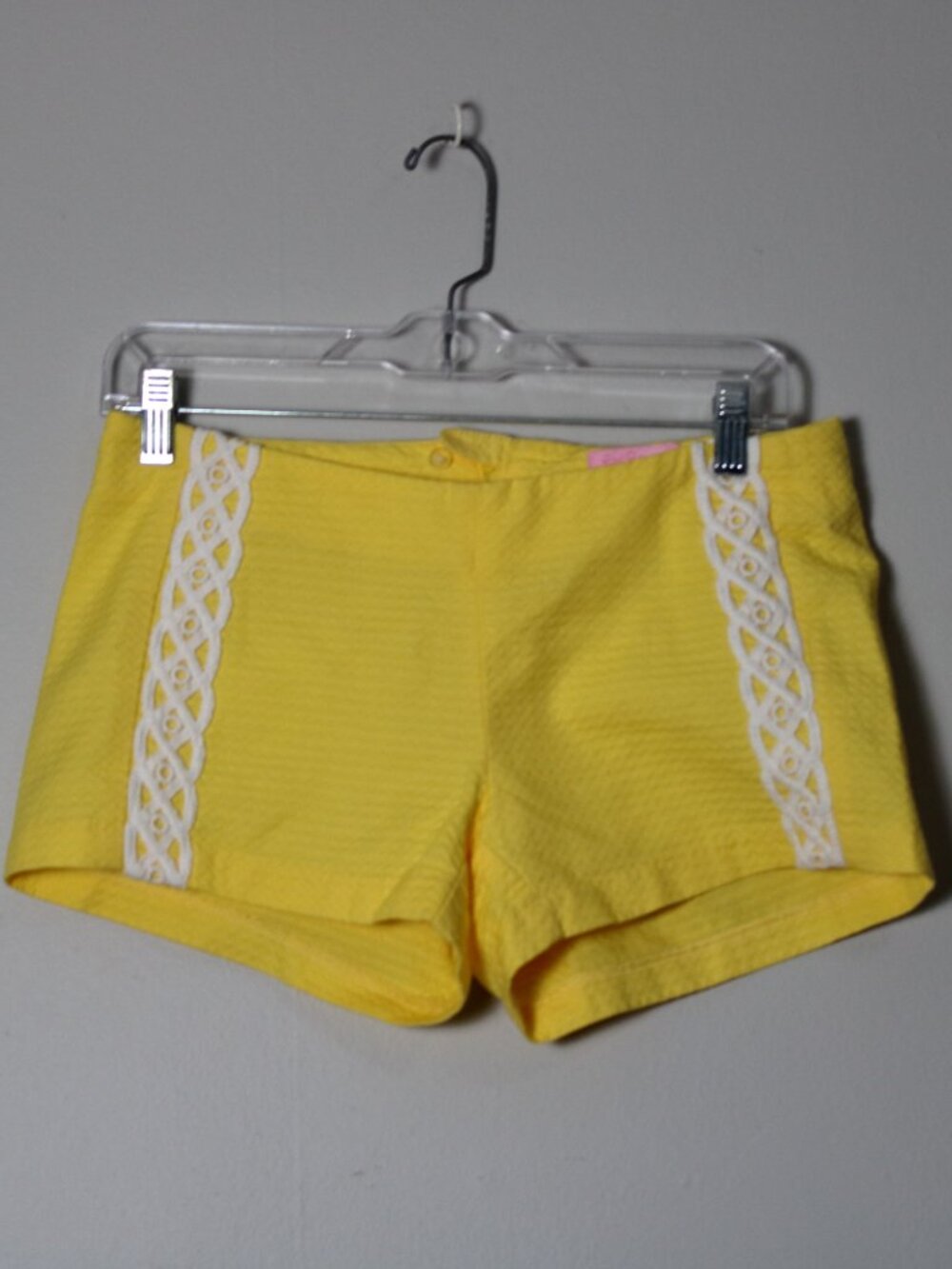 Lilly Pulitzer Yellow Low Rise Mini Shorts Size 0